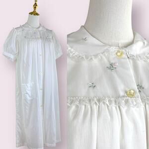 Vintage 50s Charmode Sears Cottage White Lacy Pink Rosebud Housecoat Size 32-34